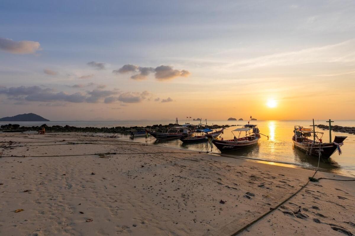 Private With Sunset Views-on The Amphoe Koksamui